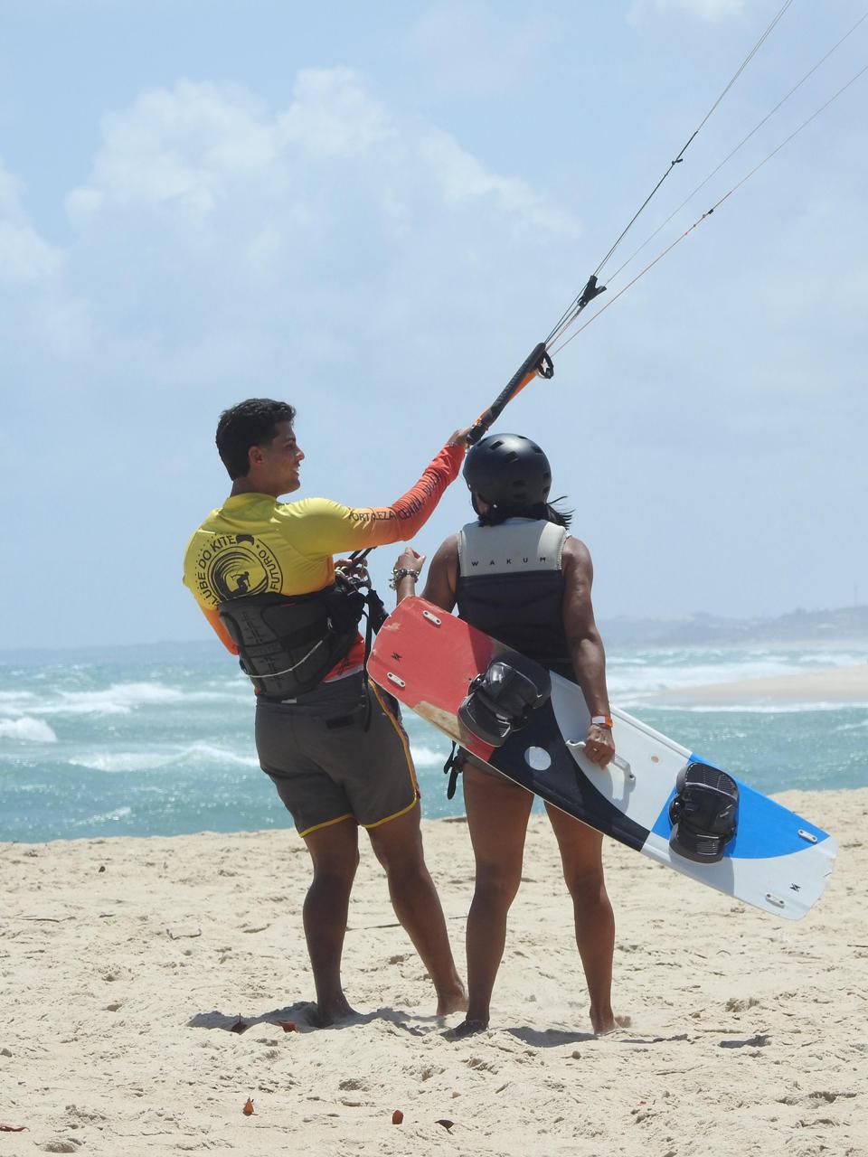 Kite e mar agitado
